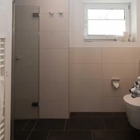 아파트 Ferienwohnung Am Wasser 4 Eg *
